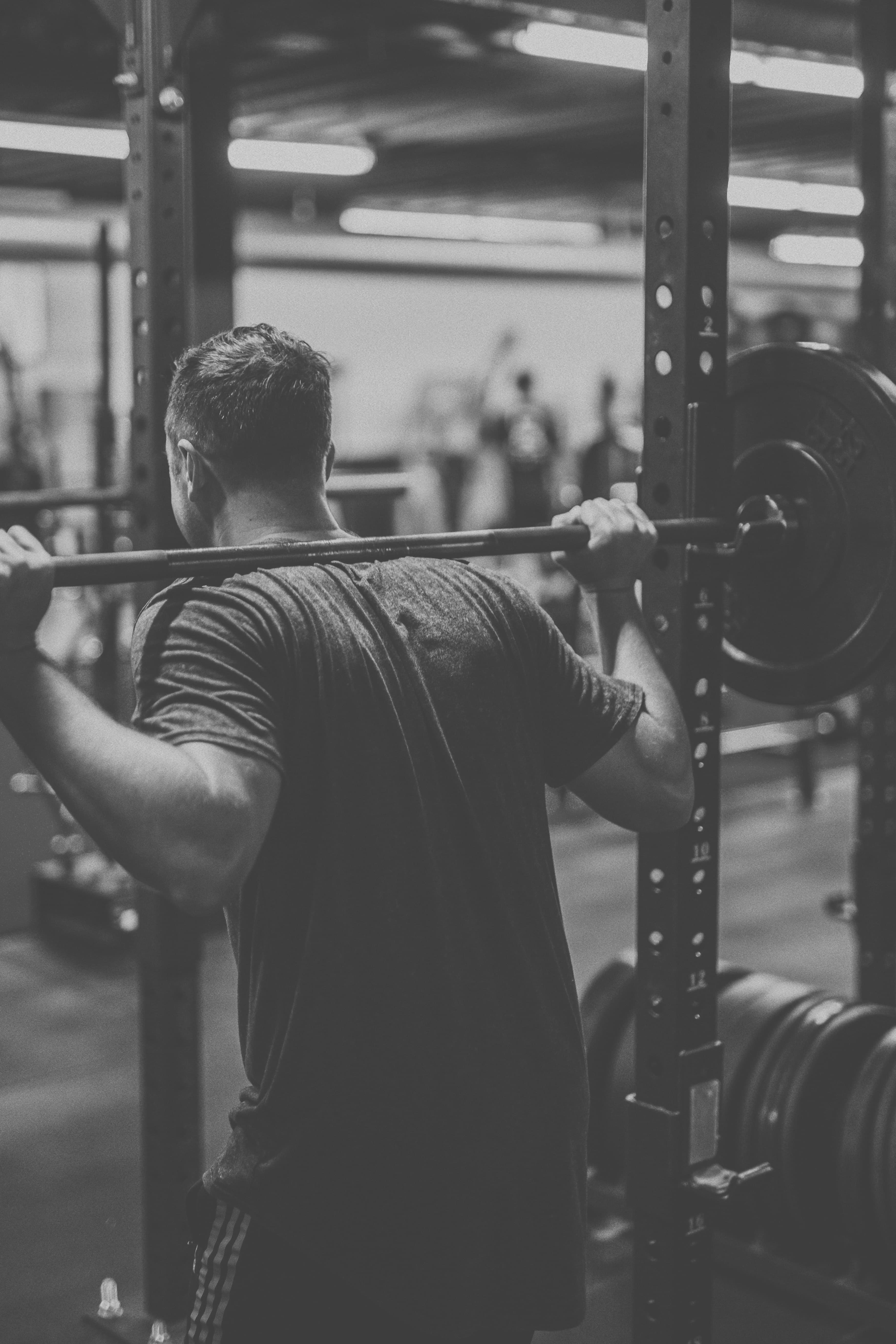 L'importance des muscles dorsaux lors du squat