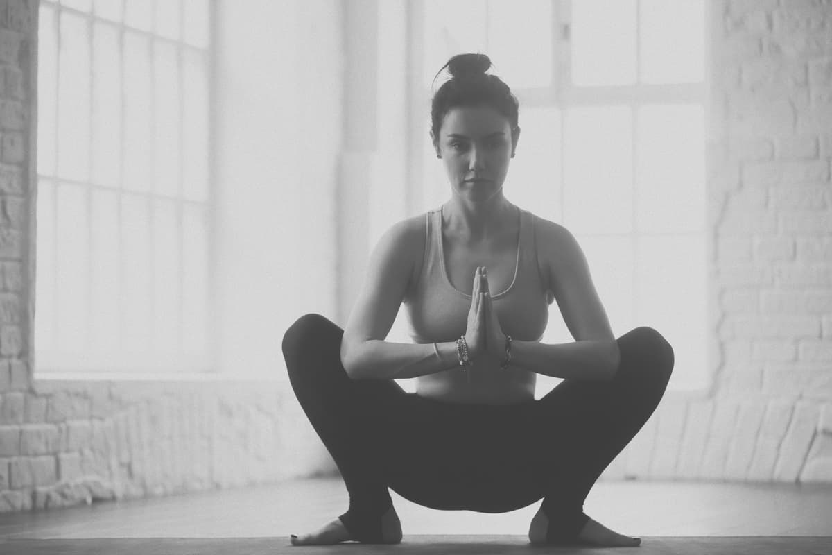 Squat: malasana et auto-massage des pieds