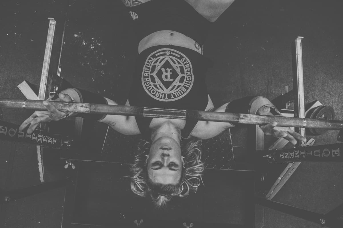 L'importance des muscles dorsaux dans le bench press