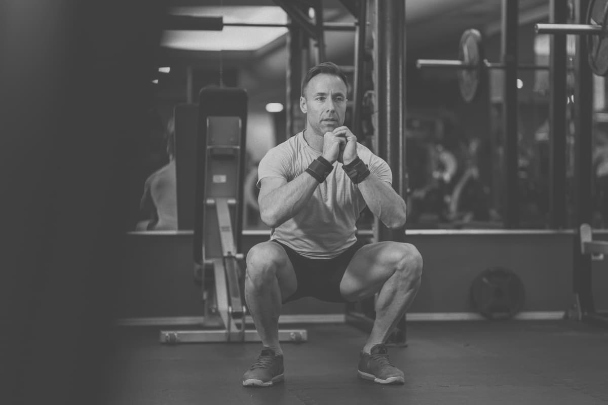 Amplitude au squat: massage du psoas